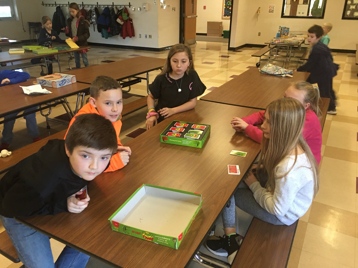 PESBulldogsIN's tweet photo. January Game Night!!! https://t.co/kPFvlkUxzf