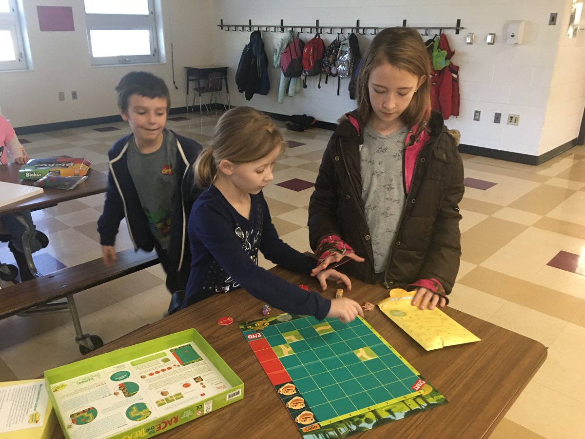 PESBulldogsIN's tweet photo. January Game Night!!! https://t.co/kPFvlkUxzf