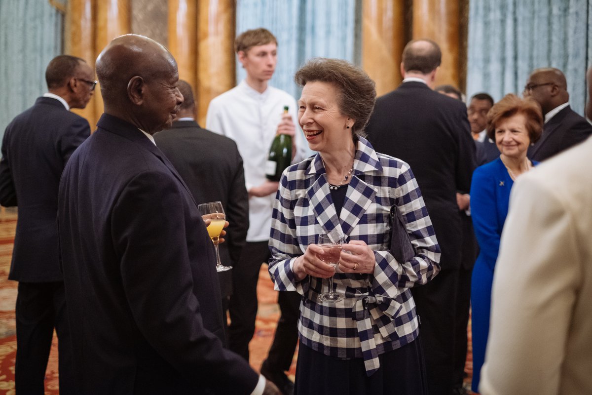 KensingtonRoyal's tweet photo. @RoyalFamily The Duke and Duchess of Cambridge were joined by The Earl and Countess of Wessex and The Princess Royal for this evening's UK-Africa Investment Summit reception at Buckingham Palace #InvestinAfrica https://t.co/T8QuYQZZhj
