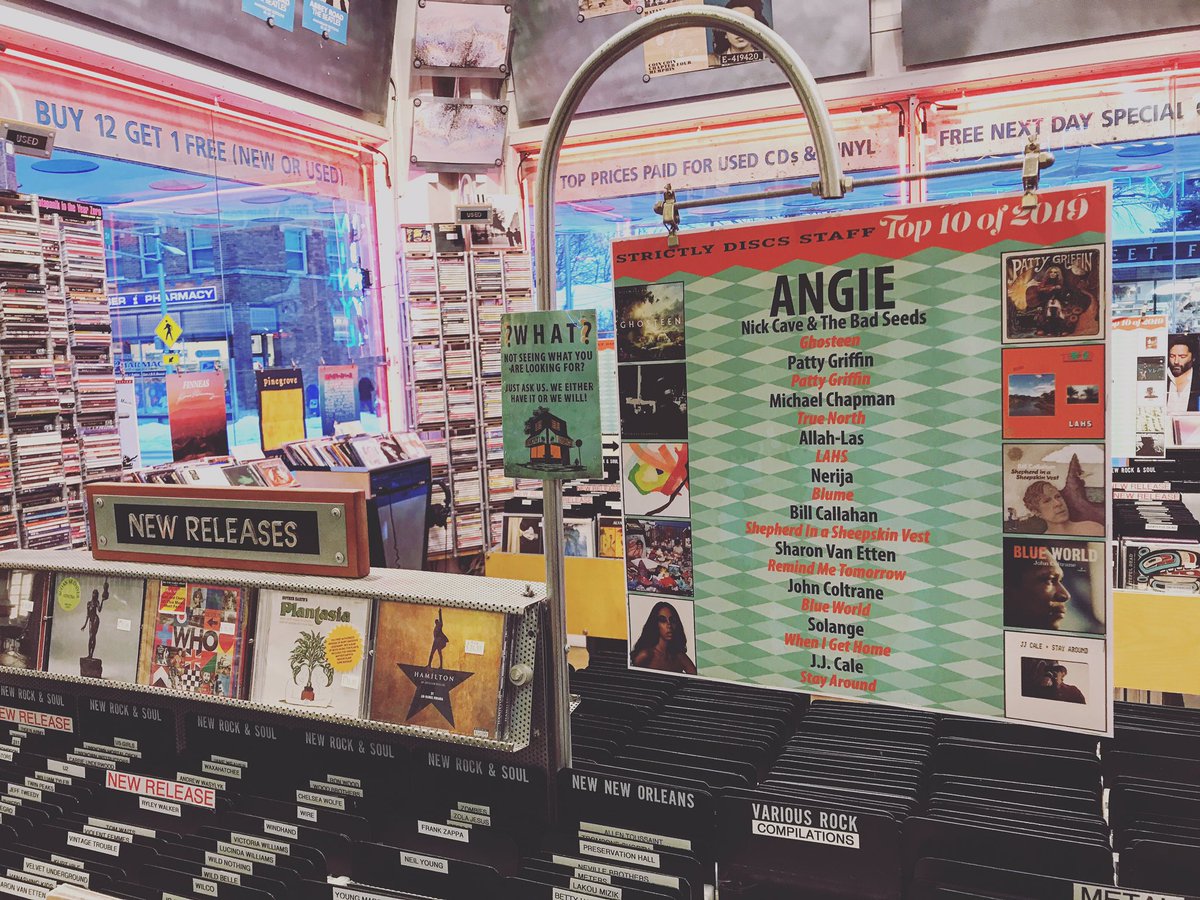 emmebellini's tweet photo. Stopped at my favorite record store this weekend @StrictlyDiscs. Picked up and oldie and a newbie:
“Unknown Pleasures” -> Joy Division (debut album digitally remastered)
“Hyperspace” -> Beck (his latest)
#vinyl #recordstore #Madison #Wisconsin #strictlydiscs #beck #joydivision https://t.co/UJvwjdgKkX