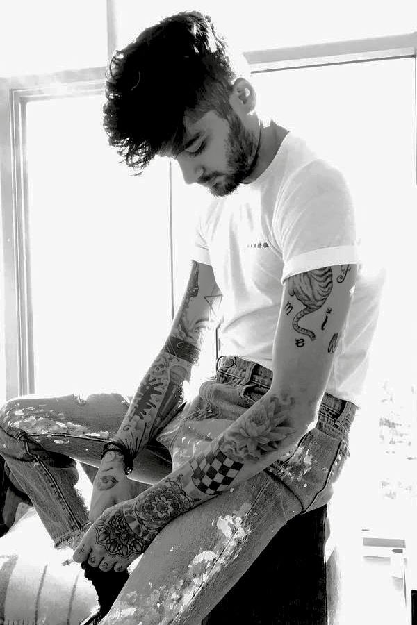 StanninZayn's tweet photo. My acc is actually a flop but let's keep voting.
#Trampoline #BestRemix #iHeartAwards @zaynmalik @shaedband https://t.co/OzJm9vun7G