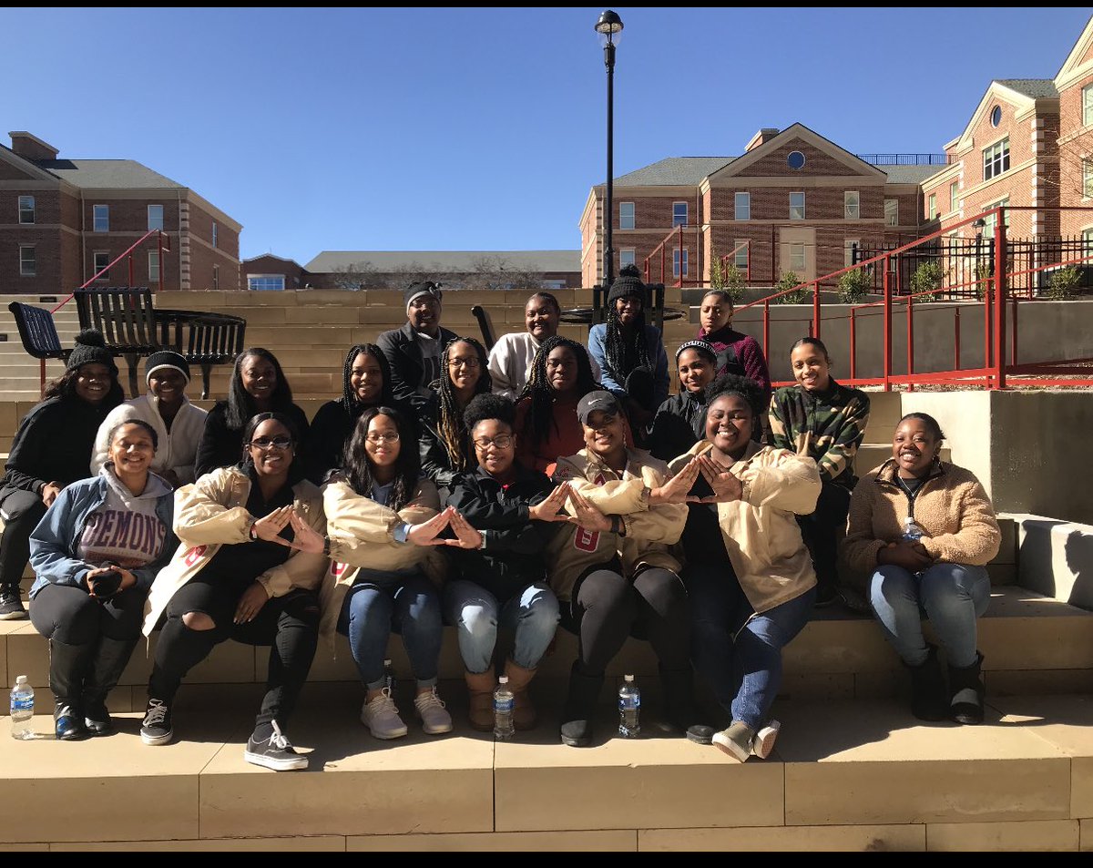 Exquisite_Delta's tweet photo. Thank You ladies for coming out &amp; helping serve looks while serving the community❤️. Your help was appreciated 🥰. #Serviceinourhearts #EtaDelta #MLKDayService #DeltaWeek2020 https://t.co/LFQpnHw2O4