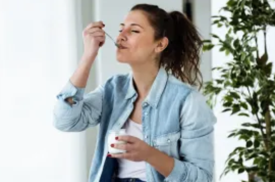 DrOz's tweet photo. If giving up breakfast has been a struggle, here are 4 #System20 tips for success (from people actually on the plan): https://t.co/9Qf94yuVoz https://t.co/CGBF7gJNYV