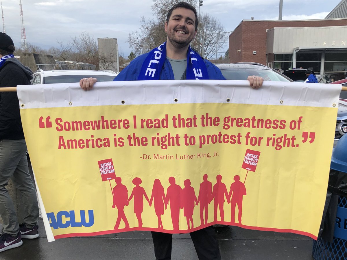 ToddBohannon's tweet photo. #MLKDaySeattle ✊️❤️ https://t.co/c8SKArihUm