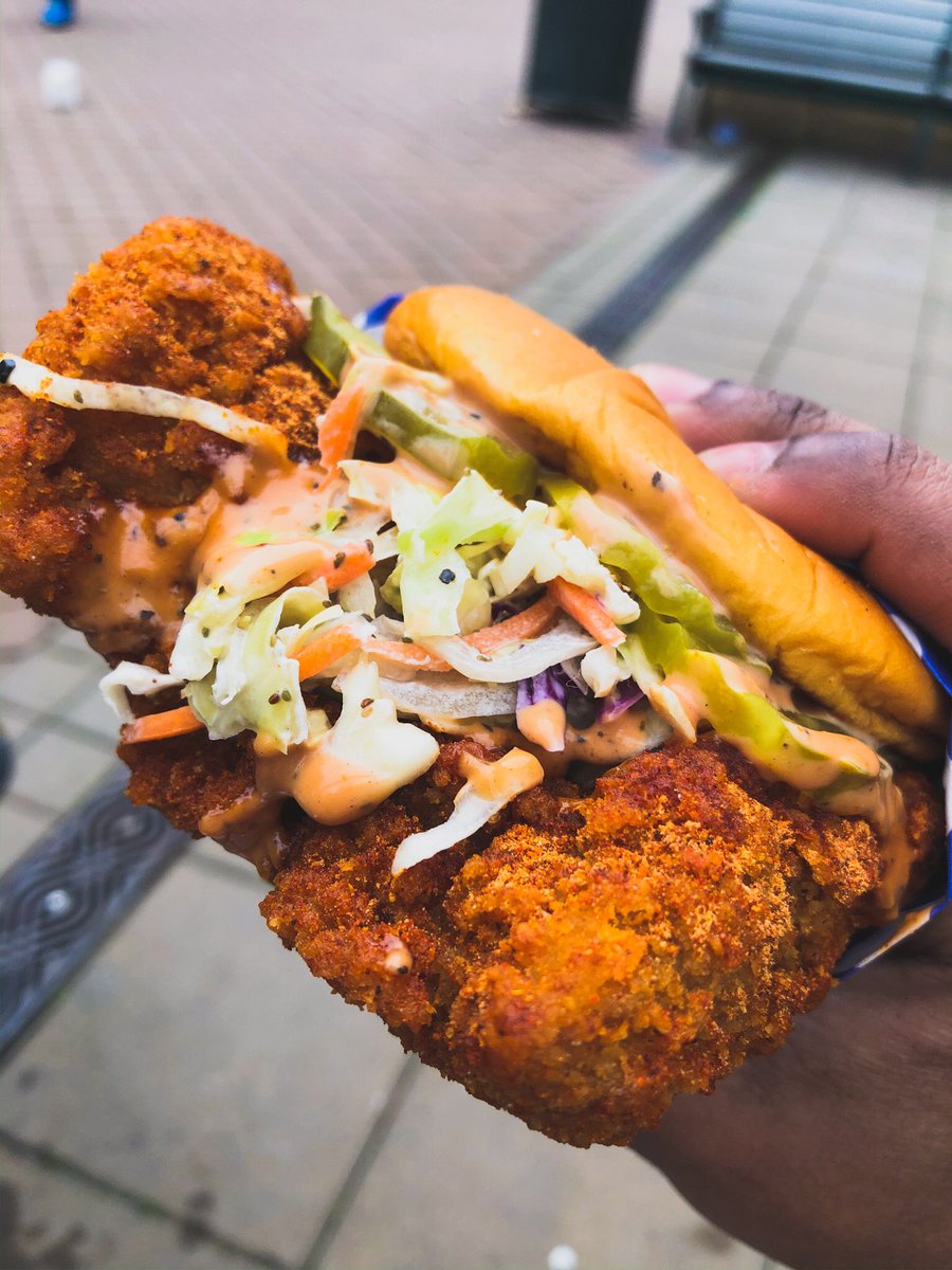 Best fried chicken sando I’ve ever had. World Famous HOTBOYS. Oakland, CA. Dam dat bitch was astounding