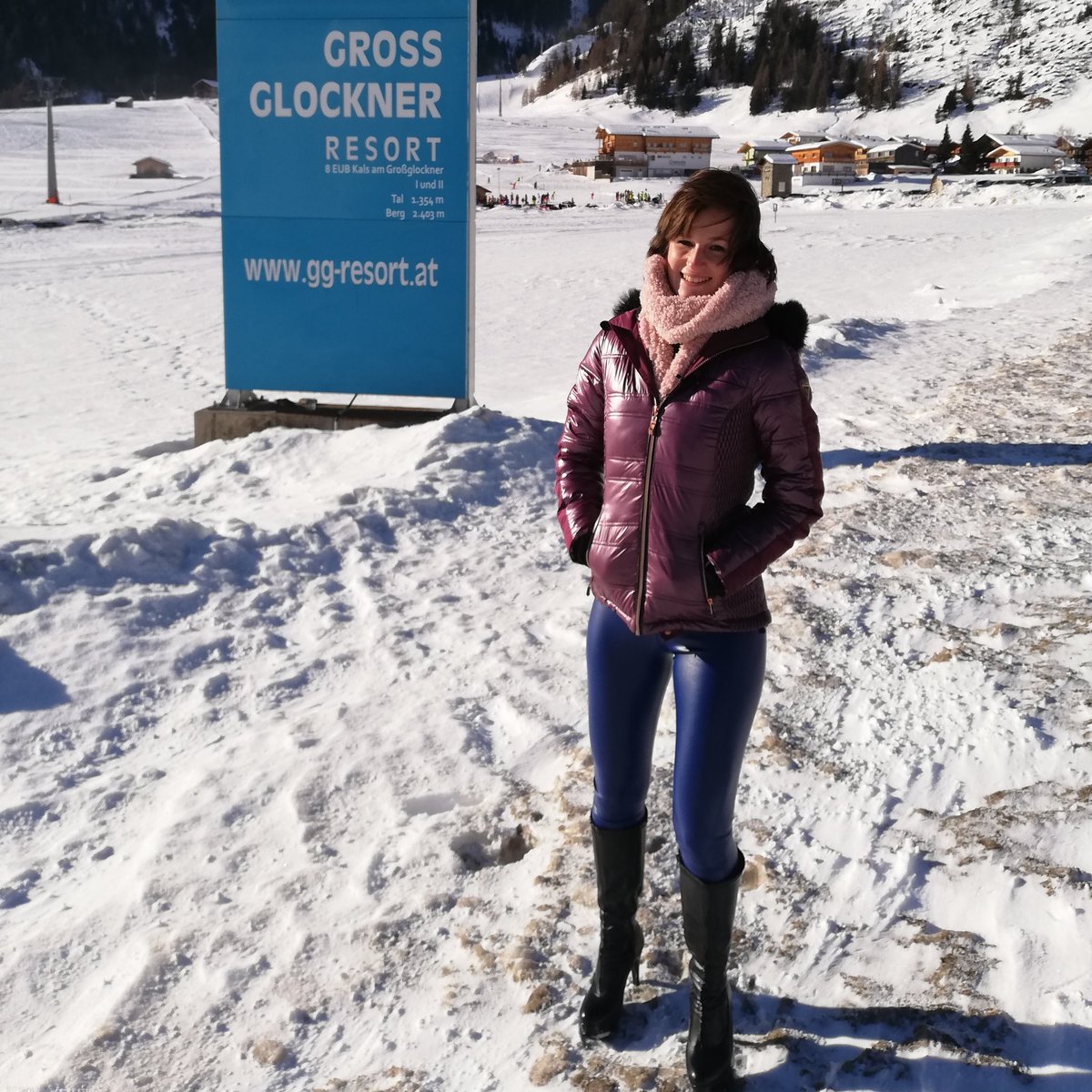 LenaIWM's tweet photo. #YouTube IchWillSchnee - der Teaser vom Großglockner Resort ist online!!!
https://t.co/VNBGT7PbKi
Kisses Lena IWM von IchWillSchnee (LA) ❤️❤️
#ShinyLena #IchWillSchnee #Winterwonderland #schnee #lackleggings #Highheels #overkees #winter #weiß #ggresort #KalsMatrei #austria https://t.co/lbZiELjYag