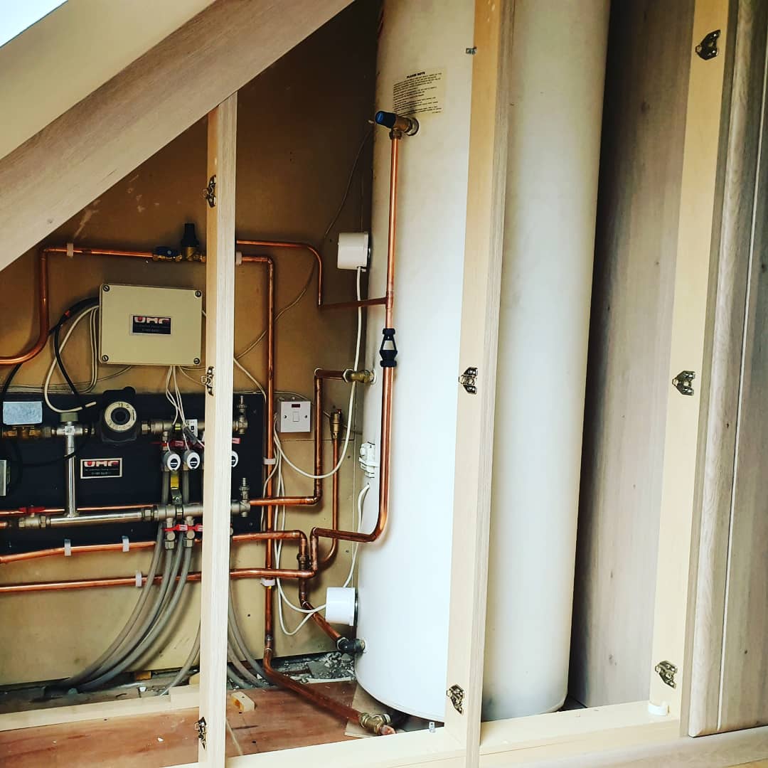 HeatingLp's tweet photo. Another of our jobs from vigo, kent last week. We transformed an absolute shambles of an unvented cyinder install, not only was it an eyesore but it was extremely dangerous. #Heating #plumbing #Vigo #lpplumbingandheating #problemsolving https://t.co/j7ZzyT2mbW