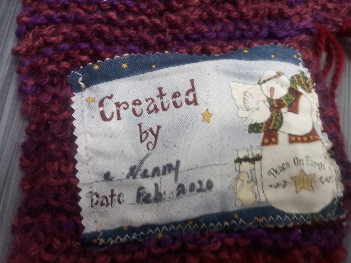 We love when handmade notes are included with scarves!