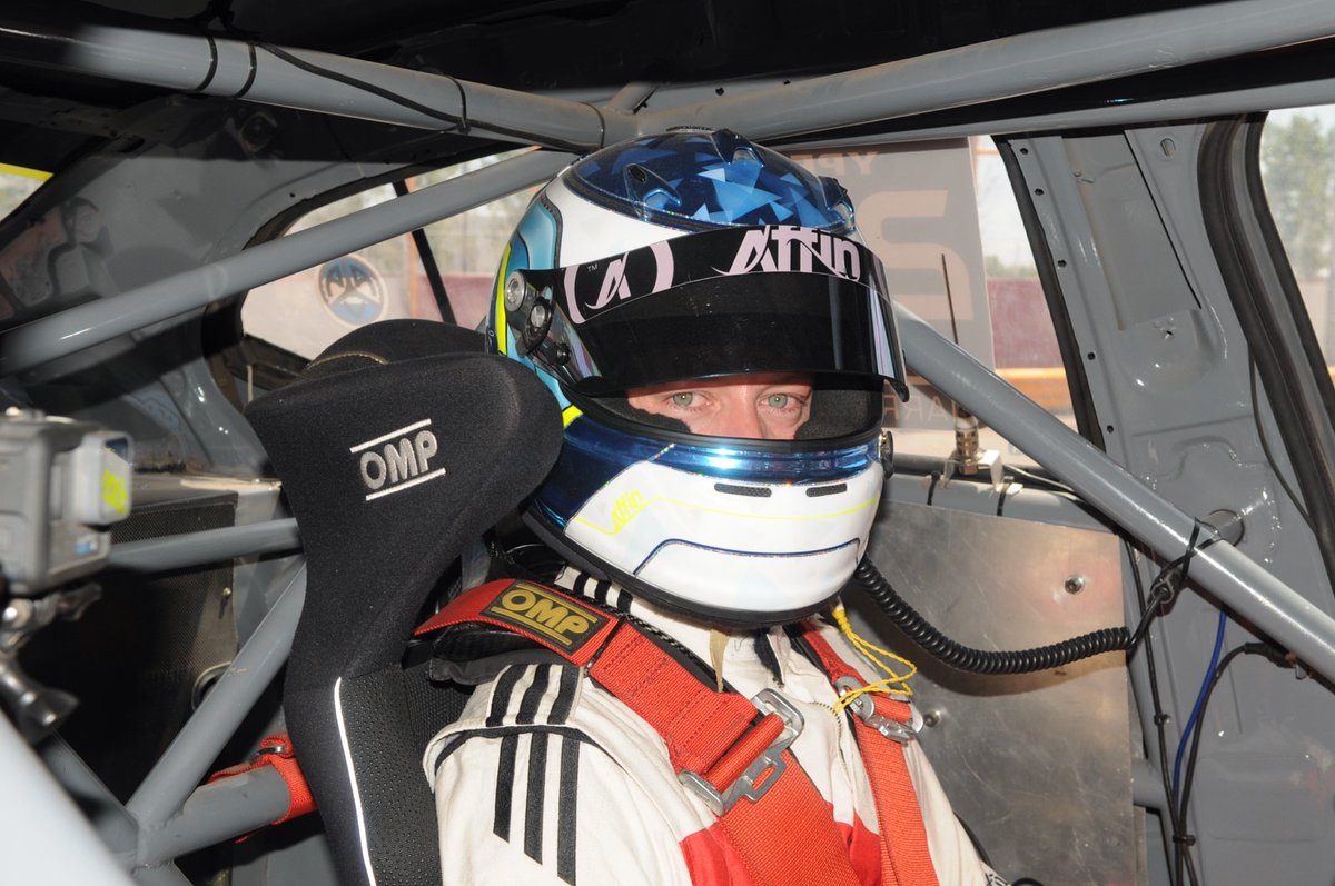 AleLezcano's tweet photo. El @EQUIPOFDC ya confirmó tres pilotos para la temporada 2020 de @SuperTC2000, afianzando el concepto de seguir un proyecto en "escalera" 
@chelociarrocchi, @manuelsapag y @jotagarriz egresan desde el @TC2000online, junto al equipo con base en Córdoba https://t.co/aYU8EFIYGf