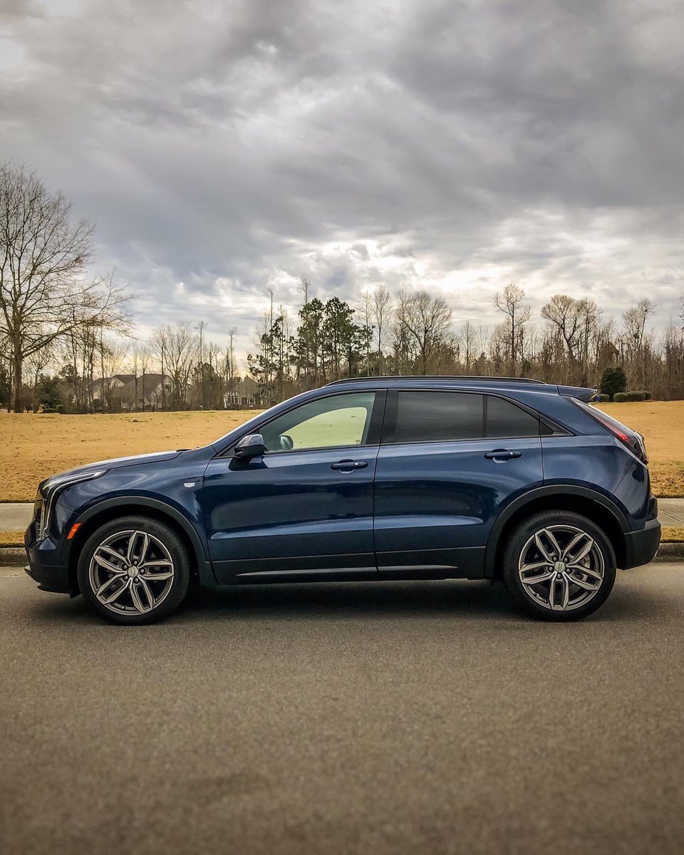 LoyalDriven's tweet photo. I don’t like calling it a sub-compact utility vehicle cause it doesn’t feel or drive like one... say hello to @Cadillac’s XT4. 👋🏼 #CadillacXT4 https://t.co/swojtGdQsp