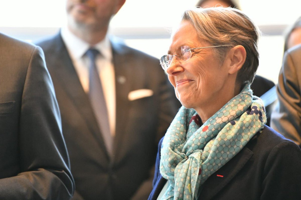 Élisabeth BORNE (@elisabeth_borne) on Twitter photo La filière hydrogène a un rôle clé à jouer dans la transition énergétique. Pour son développement, le <a href="/gouvernementFR/">Gouvernement</a> agit : après un soutien de 90M€ en 2019, nous préparons un programme spécifique en 2020 qui a vocation à s’inscrire dans le cadre du #PacteProductif2025. La filière hydrogène a un rôle clé à jouer dans la transition énergétique. Pour son développement, le <a href="/gouvernementFR/">Gouvernement</a> agit : après un soutien de 90M€ en 2019, nous préparons un programme spécifique en 2020 qui a vocation à s’inscrire dans le cadre du #PacteProductif2025.