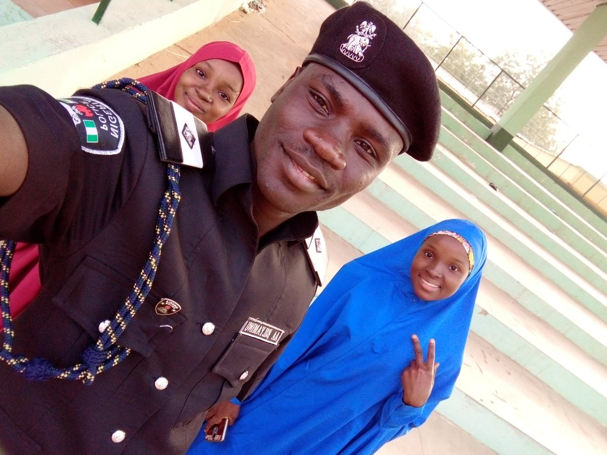 Bilyamin_koko's tweet photo. With my sisters. https://t.co/ulxfd5KlHy