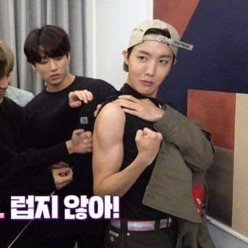 nineteeneleanor's tweet photo. #CONNECT_BTS_BUENOSAIRES PLUS #RUNBTS_EPISODE92 @BTS_twt @bts_bighit #BTSARMY #BTScomeback #BTSWORLDPH https://t.co/WQqmjZPS7V