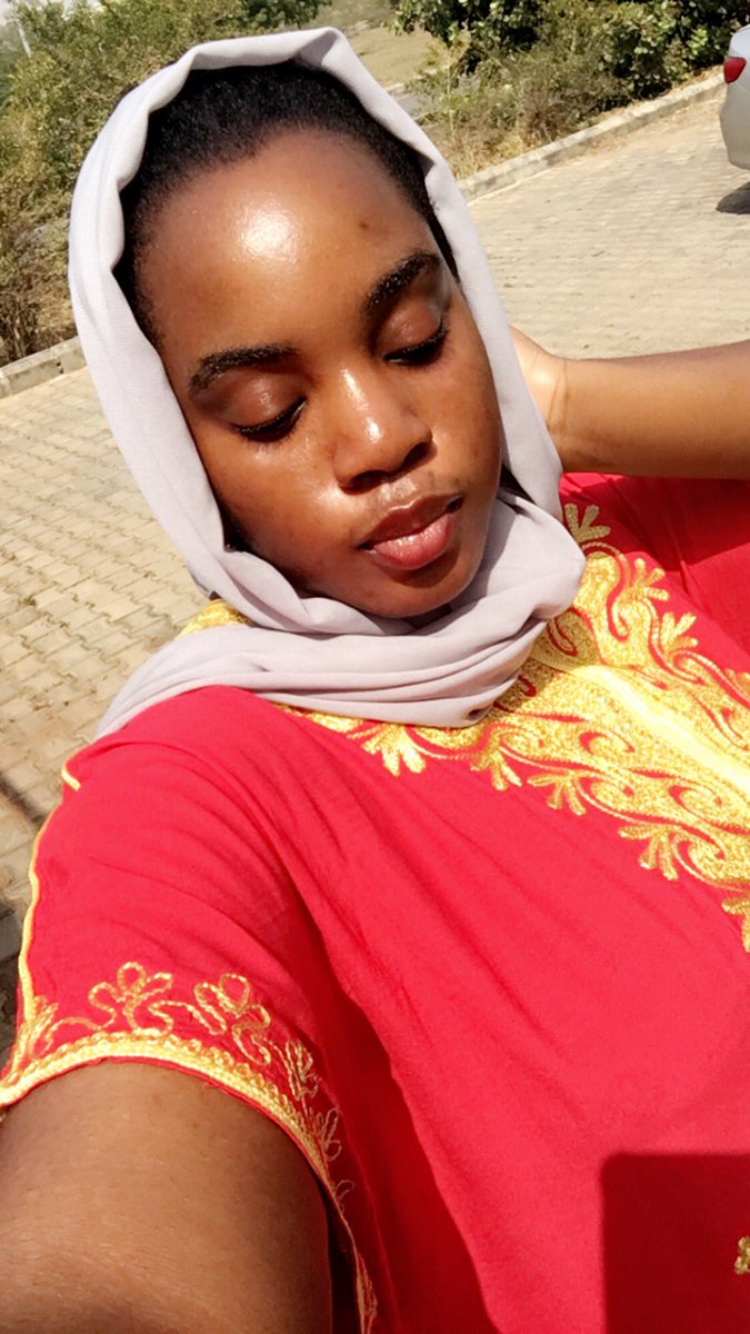 its_zeeza's tweet photo. Which do u prefer....Snapchat filter or Sun as your filter.....retweet for Sun and like for Snapchat 
#Snapchat https://t.co/vhvp3awD0O
