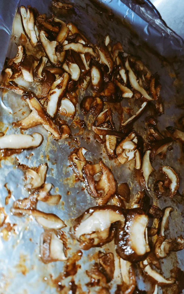 eatquilibrium's tweet photo. Shroomies in bacon fat...a concept...
#food #foodie #chef #cheflife #personalchef #eatquilibrium https://t.co/0ocSC1T7TW