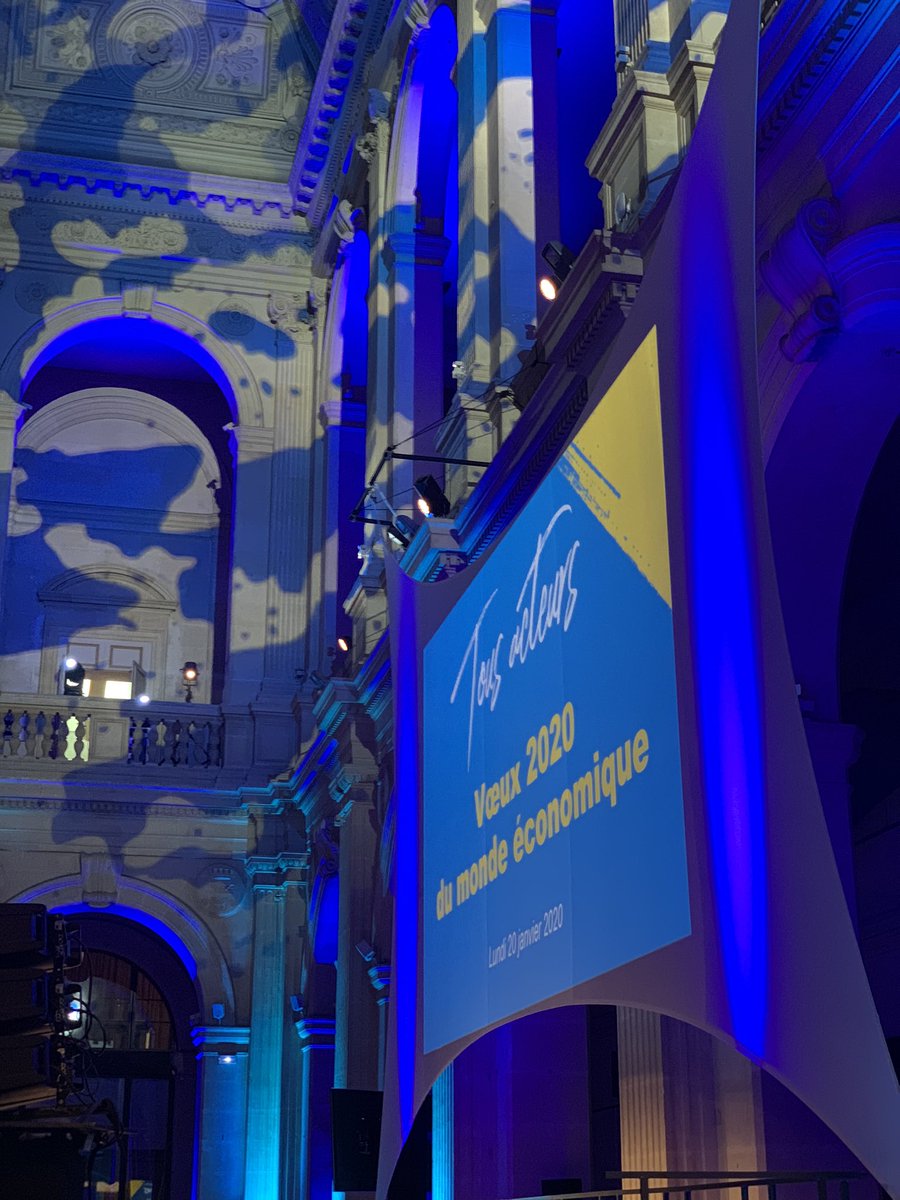 [#voeux2020]
Tous acteurs du monde économique.

4️⃣ valeurs phares pour cette nouvelle année : #confiance, #ambition, #responsabilité, #proximité

📍 Chambre De Commerce Et D'Industrie Marseille Provence

#marseille #acteurs <a href="/CCI_AMP/">CCIAixMarseilleProvence</a>