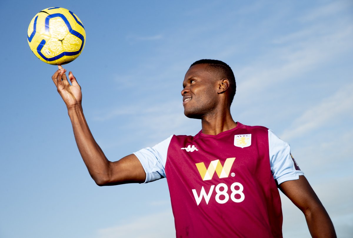 AVFCOfficial's tweet photo. 📸 @Samagoal77_ 📸

#KaribuSamatta 🇹🇿 #AVFC https://t.co/eQ4VYk6Rxs