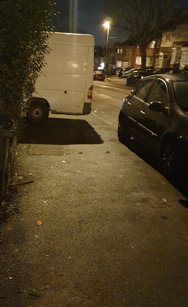 CommCustodians's tweet photo. @BordesleyWMP Can someone look into this parking issue. Its been reported to one of the PCSO in Bordesley Green. Perhaps on your walks you could knock the door and have a chat to the home owners. Address has been passed onto PCSO James. https://t.co/vkGH7yo8uB