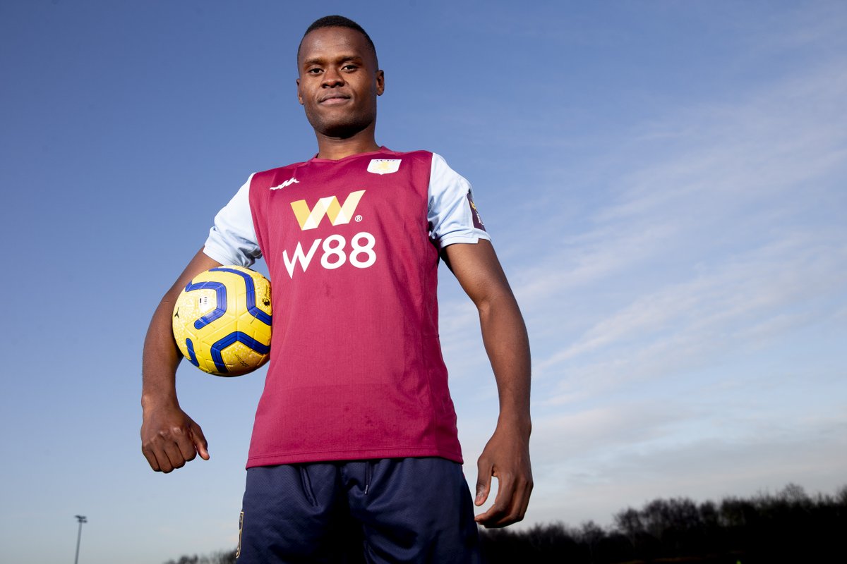 AVFCOfficial's tweet photo. 📸 @Samagoal77_ 📸

#KaribuSamatta 🇹🇿 #AVFC https://t.co/eQ4VYk6Rxs