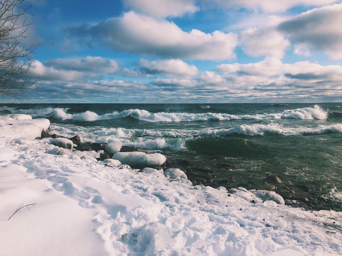 BethanyProchnow's tweet photo. Have had a busy but amazing break! Was out of the country for a week on a cruise, with highlights of snorkeling in Honduras on Christmas and hiking Mayan ruins in Belize :) have also been ice fishing, hiking, at the gym, &amp; with friends! Now ready for my last semester of undergrad https://t.co/lJwOxV8f7J