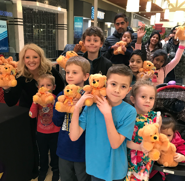 HANKFMSeattle's tweet photo. Free Golden Bear Plush toys for everyone! 🎉 Come join the fun and enter to win other prizes at the Marketplace at Factoria until 3p! #MLKDay 

DETAILS: https://t.co/zTNWcrwmA5 https://t.co/RrTGSuSq0W