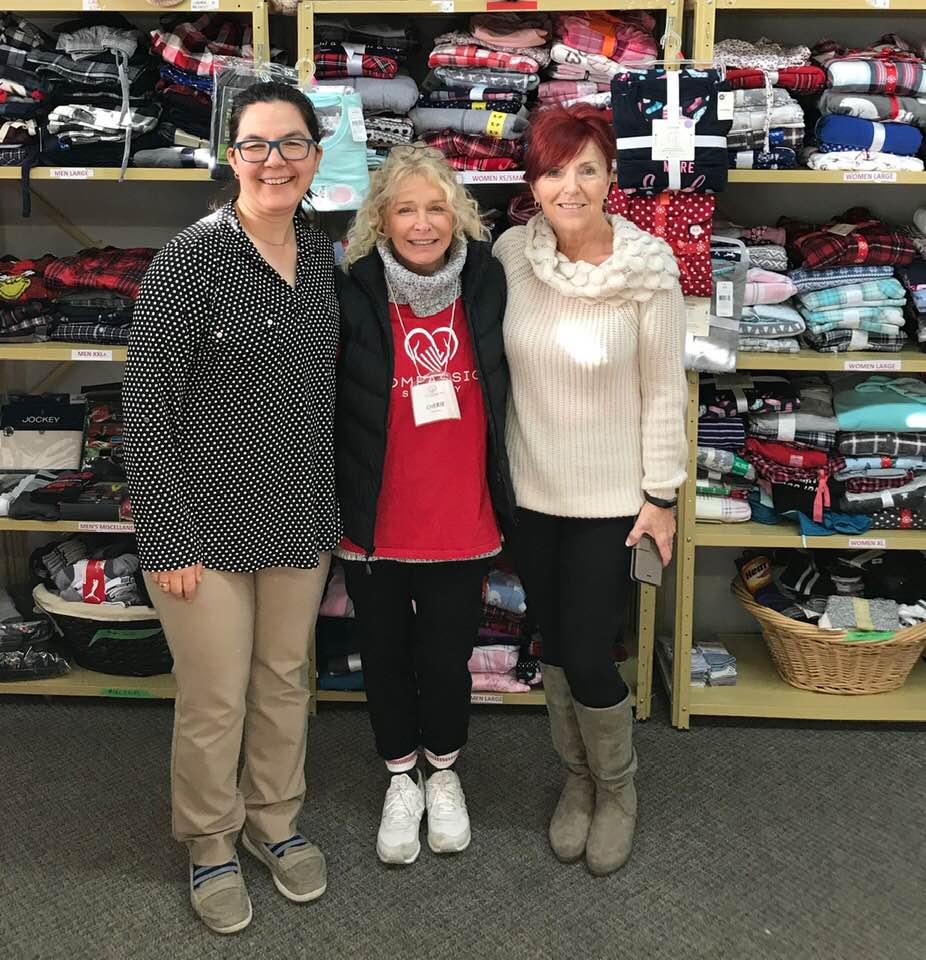 BurlingtonTaxi's tweet photo. It is very cold outside, giving #JammiesForFamilies launch at @CompassionSocie accentuated meaning.This giving event provides socks, underwear & PJ's to 700 families in #Halton. Thrilled to support this prgm with 1300 pairs of Socks thanks to our #SocksForHope #community. #BurlON https://t.co/b3f2YMzAv1