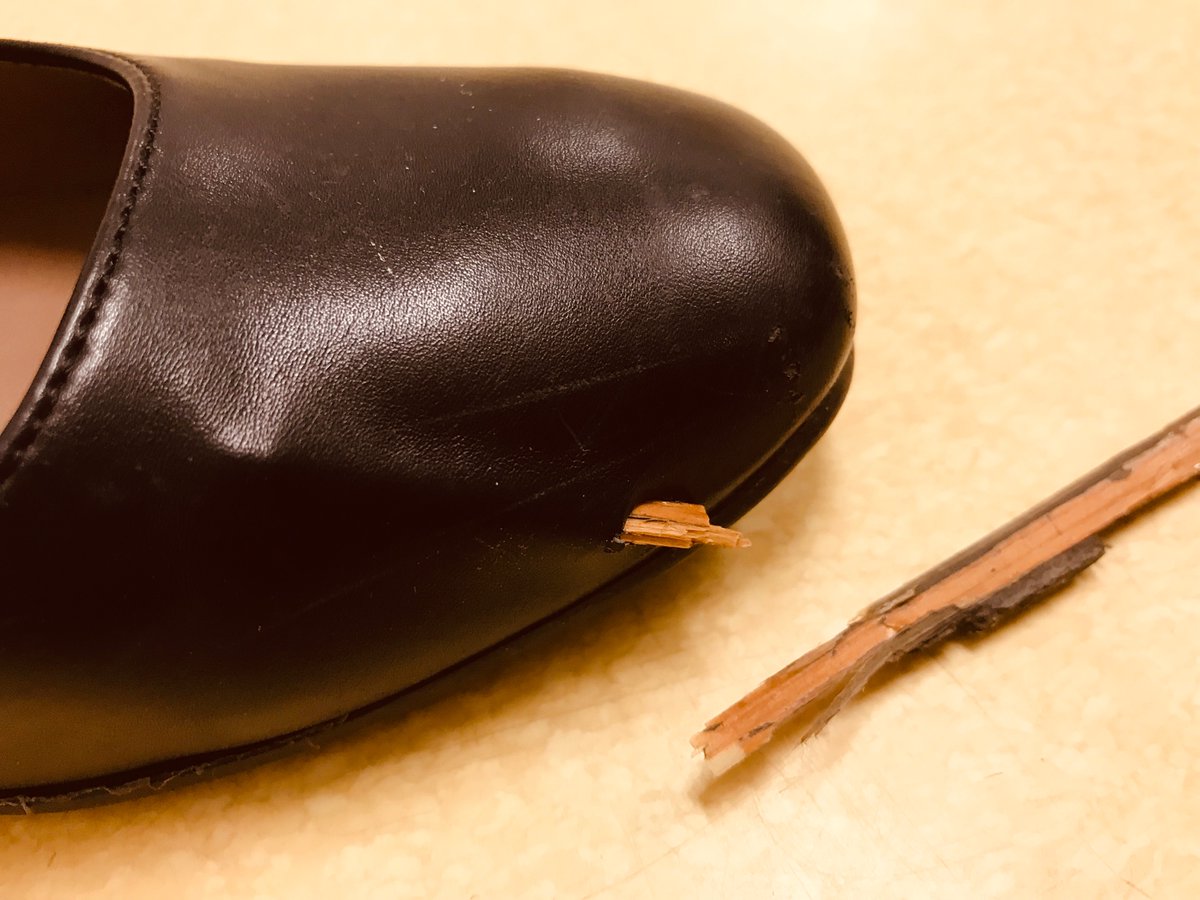 When you trip while walking on floorboards - and narrowly miss a splinter of extraordinary size slicing into your foot (the splinter is still stuck in my shoe!).
#maryjanes #feetoftwitter #yesthatsactuallyahashtag #whs #wtf