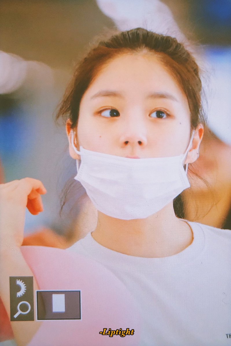 1/20/20hi heejin i hope you’re having a good day you’re the cutest and also i just watched parasite and thst shit was mad fucked but it was a good movie have u seen it yet