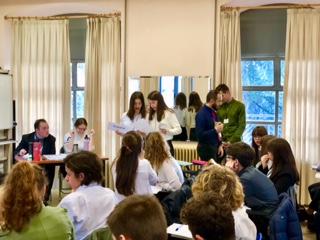 IES_FGL's tweet photo. Muy orgullosos de los alumnos de 3° ESO del #IESFGL por su excelente papel en la Conferencia de #globalclassrooms el pasado viernes. ¡Gracias, @innovacion_edu por esta gran oportunidad! #debate #english https://t.co/TgaSwQjlFt