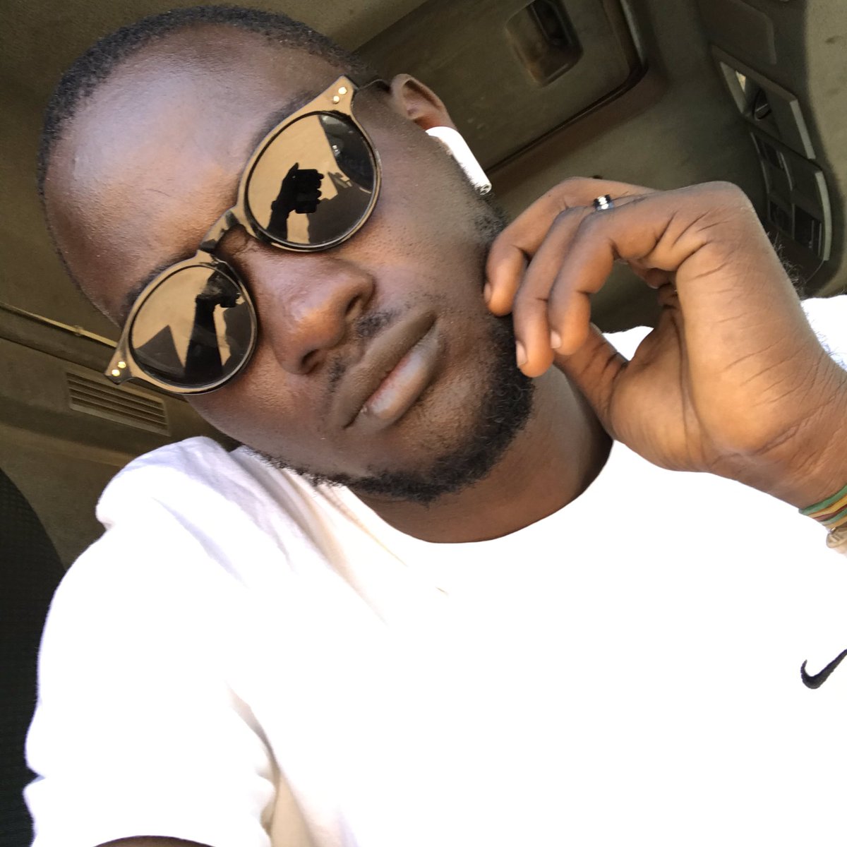 199xclassified's tweet image. #atrend The guy/ his babe