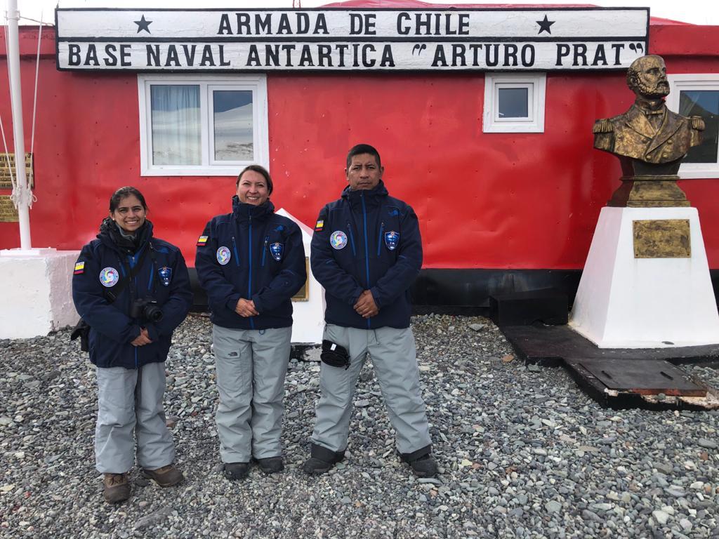 FuerzaAereaCol's tweet photo. Científicos del Centro de Investigación Aeroespacial #CITAE de su @FuerzaAereaCol ya se encuentran abordo del buque Marinero Fuentealba de la Armada de Chile a punto de iniciar el estudio de comunicaciones de nuestro nanosatélite FACSAT-1 en la Antártida. #VIExpediciónCientífica https://t.co/SjfOSeoXKv