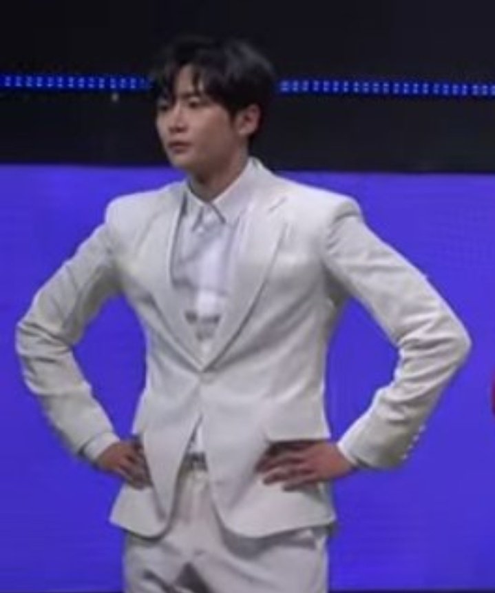 itch4ani's tweet photo. sf9 as meme do pocoyo: a thread! https://t.co/wYyFzDlcQK