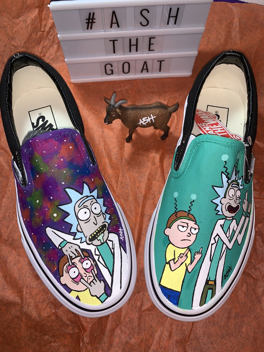 AshtheGoat1_'s tweet photo. #CustomCrocs #CustomVans #Handpainted #RickandMorty #Raven #llama #spongebobsquarepants #Ashleescustoms #ashthegoat https://t.co/vhN0ZMAUDB