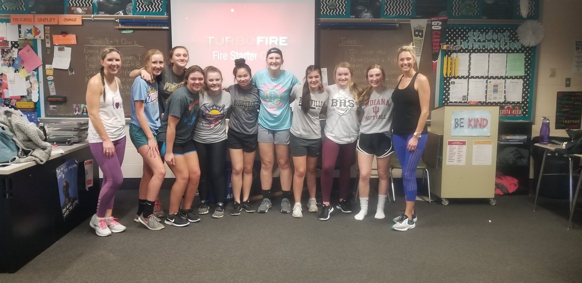 Fastpitch_BHS's tweet photo. Shout out to Mallory and Morgan for having us workout with them! #TurboFire https://t.co/VGWWD8pVKM