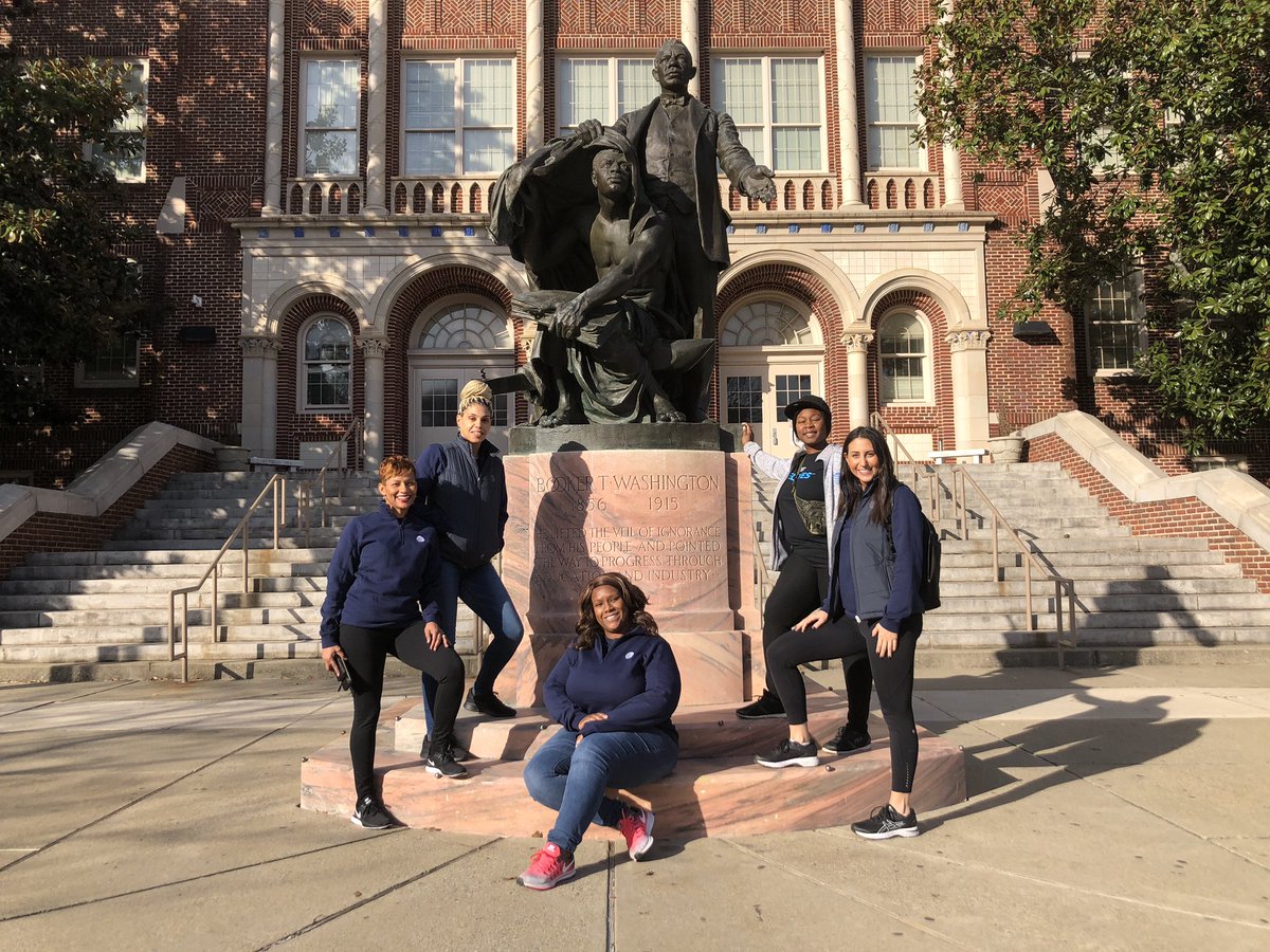 SR13Hardy's tweet photo. Today was a day on... not a day off.  What a thrill to be at the @APSWashington High School for #mlkday2020 day of service with #TeamATT. https://t.co/xxKCyXR3Hi