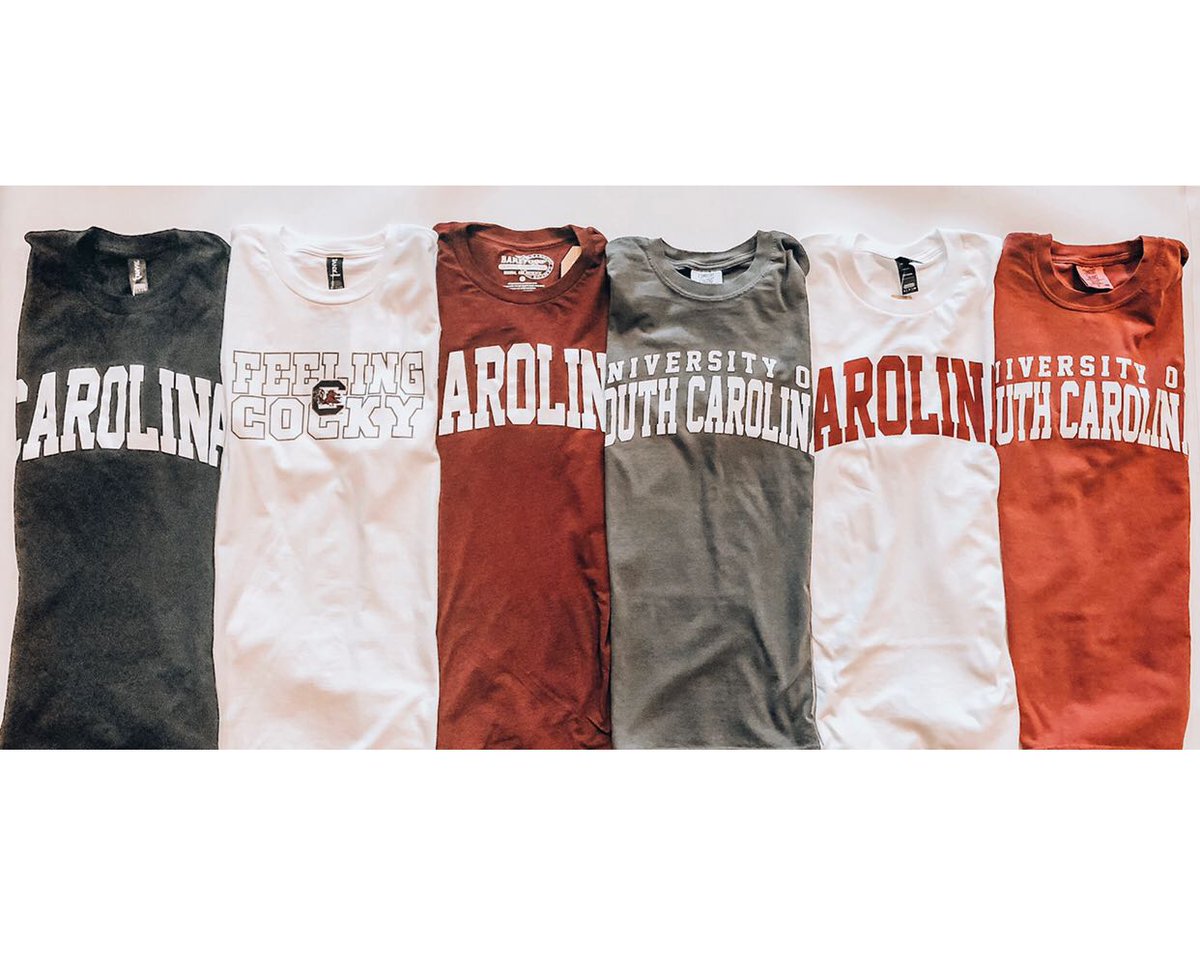Back at it again with another #BarefootSixPack 👣 WANT TO WIN?! You know what to do ⬇️
FOLLOW, LIKE, &amp; RETWEET!

WINNER ANNOUNCED FRIDAY!
Check out Facebook and Instagram for another chance to win! #ShopBarefoot #GoCocks #UofSC