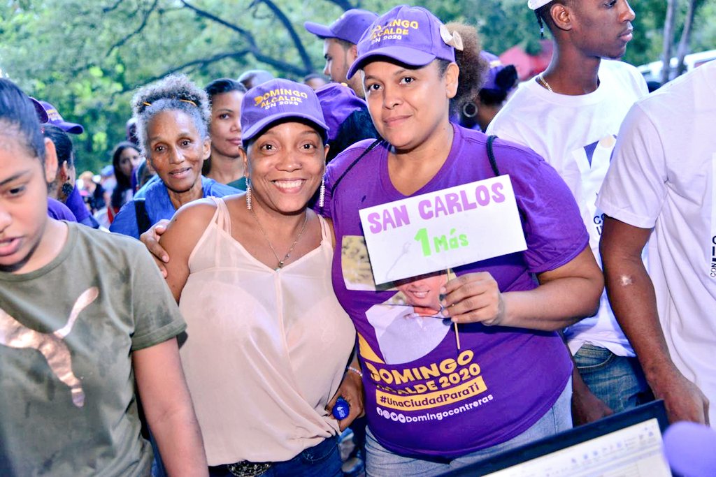 JuniorArveloQ's tweet photo. Siguen llegando más capitaleños acompañados de #UnoMásConDomingo.!

La capital decidió, a una sola voz, queremos una #NuevaGobernanzaDN con #DomingoAlcalde2020.! https://t.co/yTaJLgHZxQ