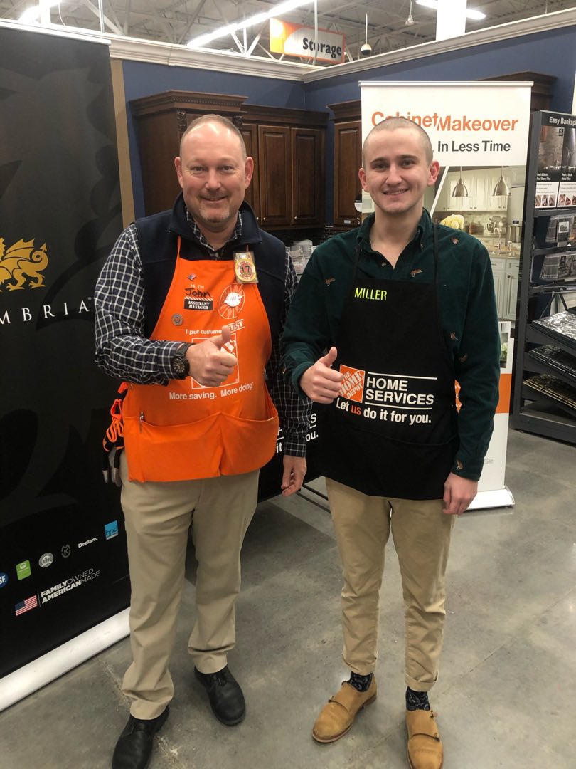 HDI_531's tweet photo. #InHomeDesigner Miller hanging out with @jpulich and Dan the Man in 4645 building relationships and helping to #SellMoreStuff #OneTeam #SetDaLead #2020Vision @jsh_thd @JMHagner @gloria_terri https://t.co/esiSTXJtz3