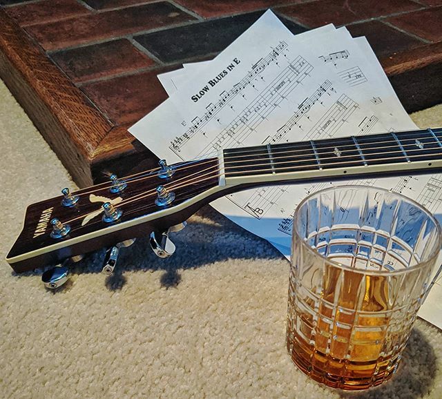 bcrel13's tweet image. The day turns out so differently when your car dies and you happen to be retired #yamahaguitar #bluesguitar #buffalotrace #bourbon