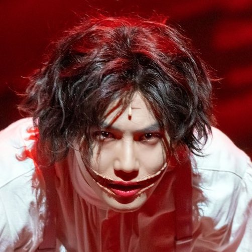 uwucifer's tweet photo. the intensity conveyed in a single look... https://t.co/jtwxjdC4Ze