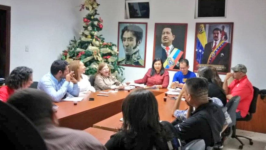 #20Ene #Ahora en reunión de la Dirección Regional del <a href="/PartidoPSUV/">PSUV</a>, estableciendo líneas claras rumbo a las elecciones parlamentarias de este año. Generando estrategias para fortalecer las filas del Partido en todos los territorios. #IntegracionHumanista