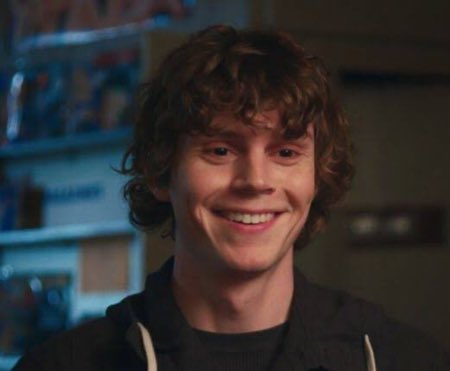 Happy birthday to the one and only evan peters guys 