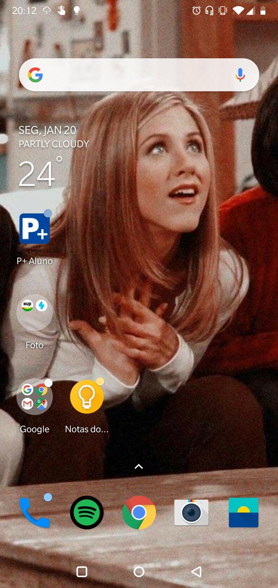 lovusg's tweet photo. @pjminiess Da tela do bloqueio não dá pra ver muito bem, mas a principal é a Rachel Green 💛 https://t.co/YWBaB68lzg