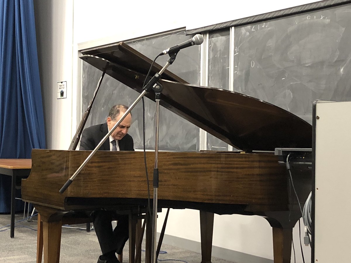 Dr Richard Kogan spoke of &amp; performed George Gershwin at TJ Murray Humanities Lecture ⁦<a href="/DalMedSchool/">DalMedSchool</a>⁩. Outstanding event. Thanks to Dr Wendy Stewart &amp; Medical Humanities team for hosting. ⁦<a href="/Dal_DMAA/">@Dal_DMAA</a>⁩