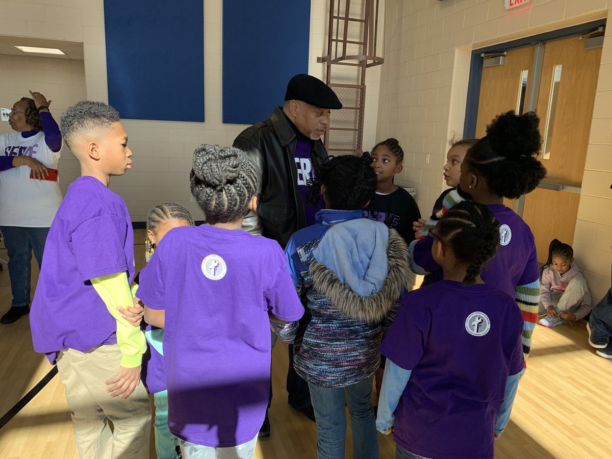 cricket1l's tweet photo. Great day of service with my @FBCG family! MLK Day 2020. Serving others! @Tiffany93488929 #FBCGMLK #FBCGLive https://t.co/H0QXeiibNl