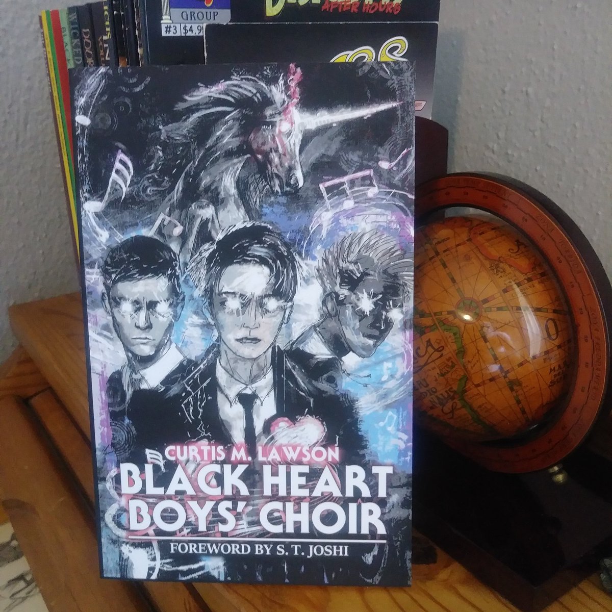 c_lawson's tweet photo. If you are a voting member of the #HWA and would like a copy of Black Heart Boys' Choir, please reach out to me. I'm happy to send it in the format of your choice.
#horror #horrornovels #blackheartboyschoir #stjoshi #horrorwriters https://t.co/193RMVTOPC https://t.co/GwObK7Kz35
