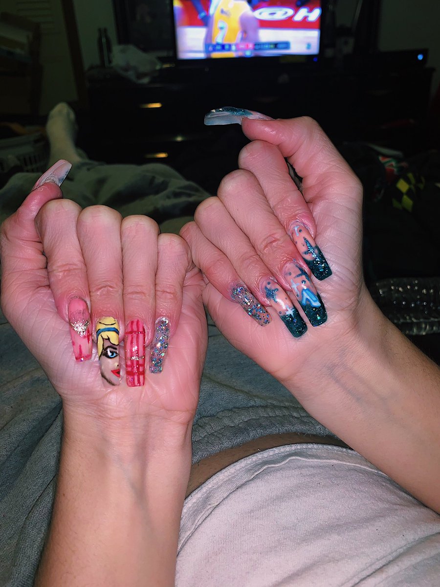 koriii_xo's tweet photo. disney sets β€οΈπ #stillneedpractice https://t.co/j21yHdKJl8