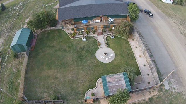SquareVt's tweet image. Property for sale in Northeastern Montana!  Bar and restaurant (closed since 2016) and ranch style home (4 bedroom, one full bath and 3/4 bath with ability to add more)!  Asking $250,000.00 for both properties!!  #propertyforsale #property #realestate #Montana #bigsky #listing