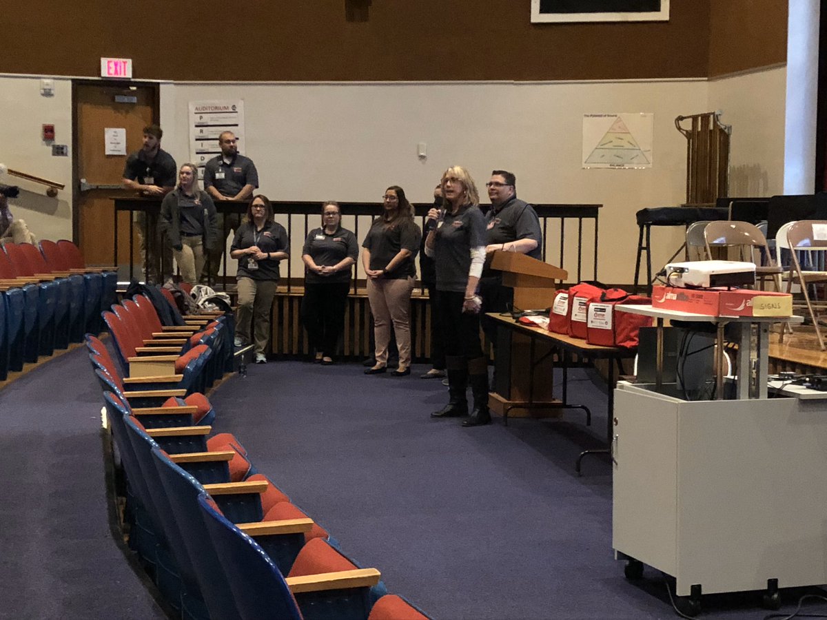 PasdJSCElem's tweet photo. Thank you St. Luke’s Trauma Center Team for the Stop the Bleed training today. https://t.co/5145XCcv8F