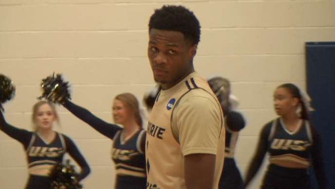 Channel1450com's tweet photo. McCombs Makes Trip Back To Springfield Memorable With Win Over UIS (HIGHLIGHTS) https://t.co/rgvsnNwGB7 https://t.co/PSOQDvf3tW